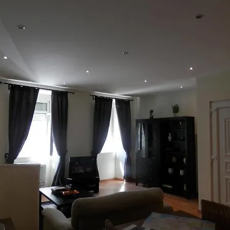 Cozy In Center * ליסבון